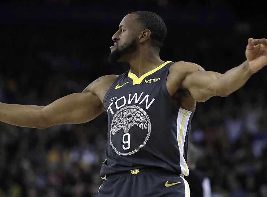 核心球员挺身而出稳定军心 核心球员挺身而出稳定军心